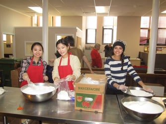 ILSC students help out at Share the Warmth ILSC students help out at Share the Warmth