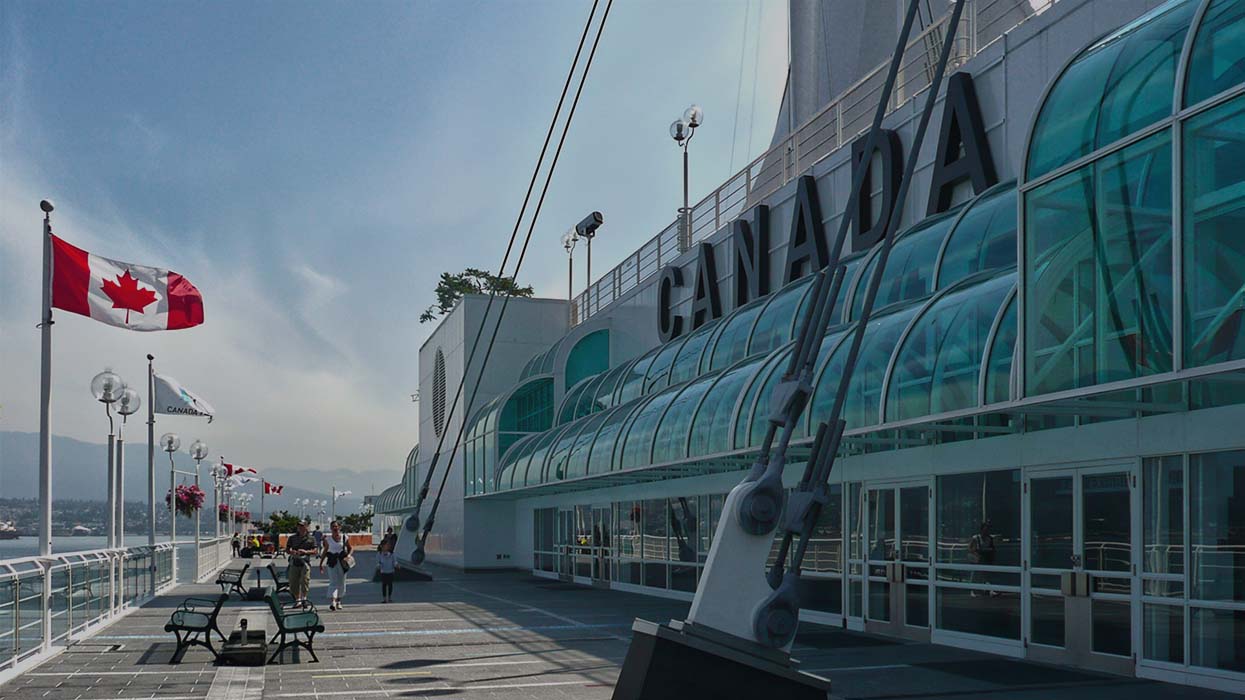 canada-place-vancouver-canada-flag